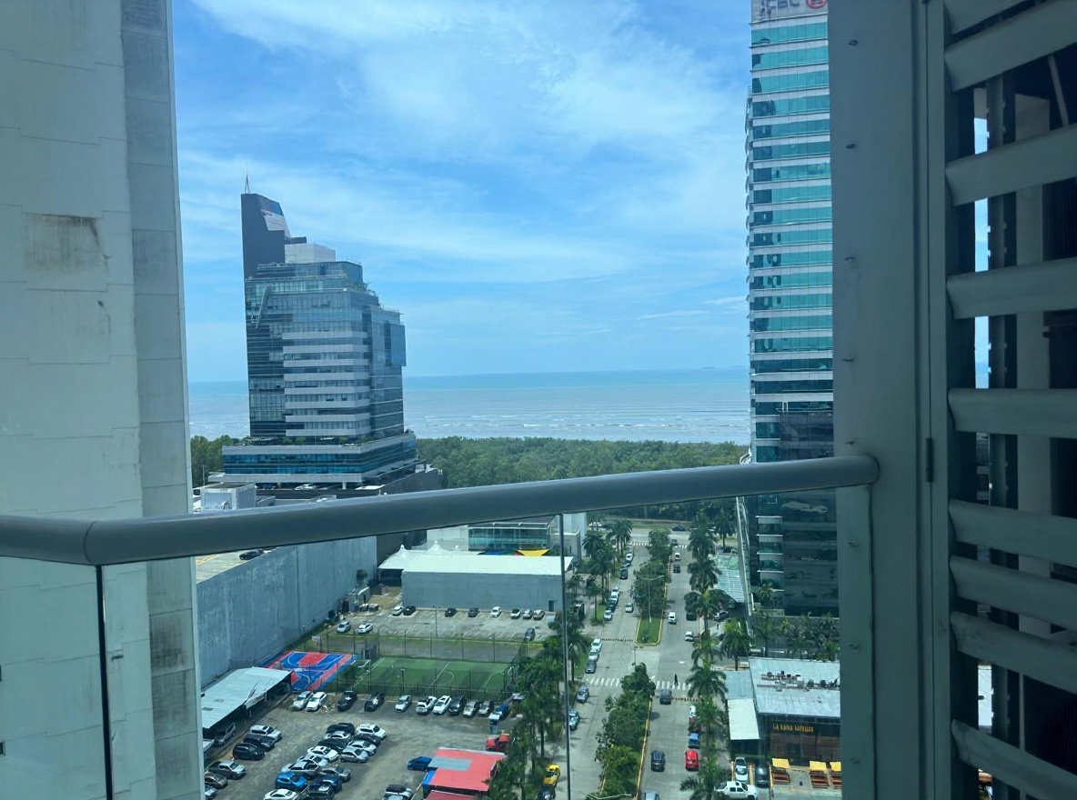 Vista desde el balcón a la bahía
